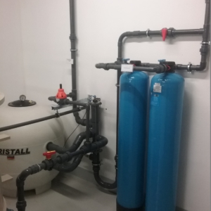 Nachbehandlungsstufe bestehend aus Kiesfilter und Ionentauscher